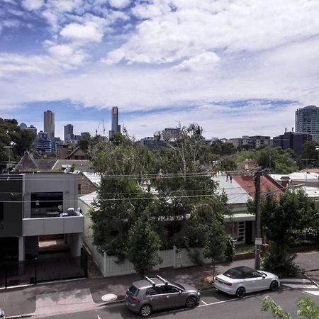 Roomerang At Momentum Apartments 2 Melbourne Exterior photo