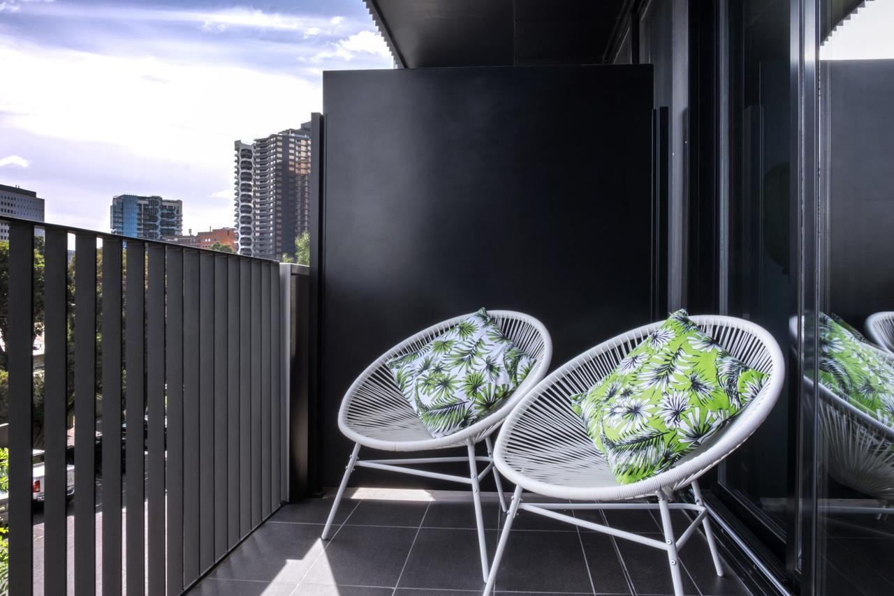 Roomerang At Momentum Apartments 2 Melbourne Exterior photo